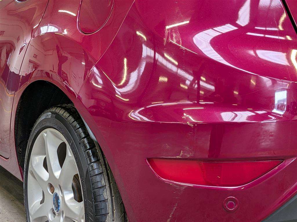 <p>2010 FORD FIESTA TITANIUM</p>