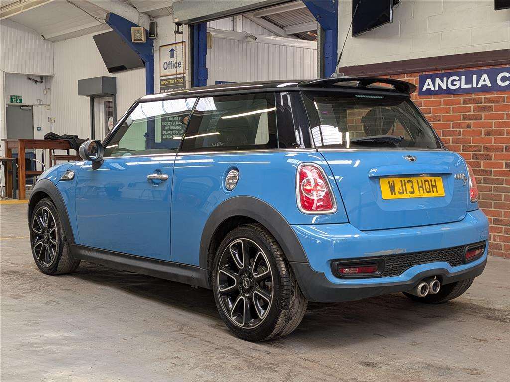 <p>2013 MINI COOPER SD BAYSWATER</p>