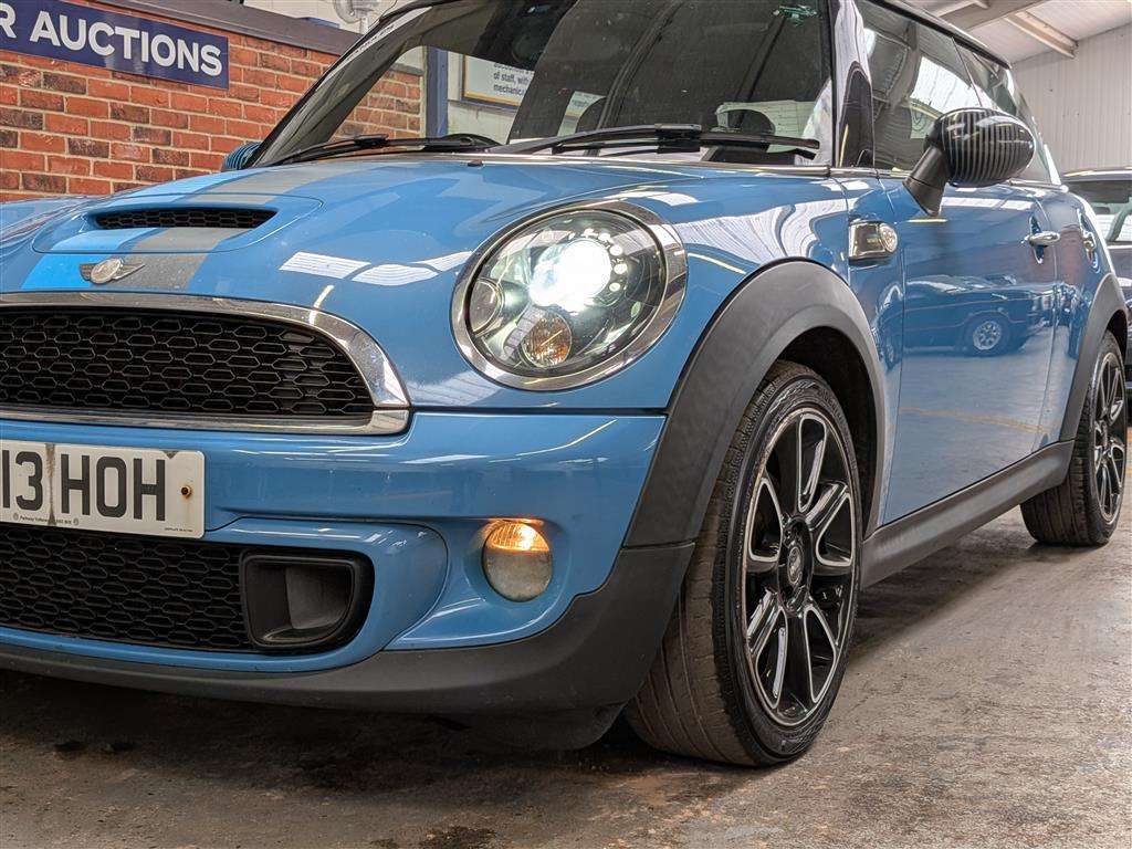 <p>2013 MINI COOPER SD BAYSWATER</p>