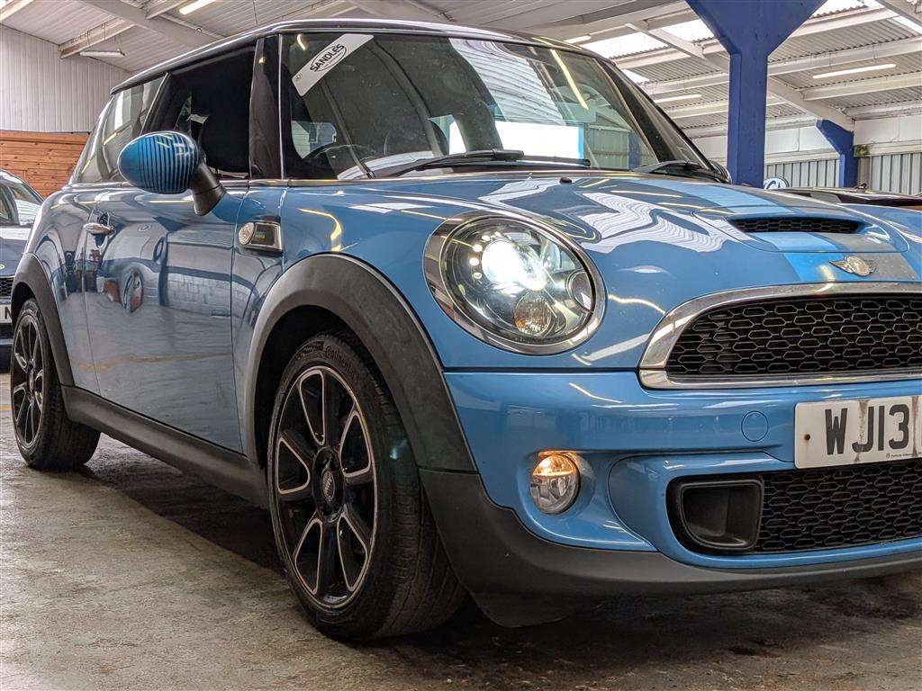 <p>2013 MINI COOPER SD BAYSWATER</p>
