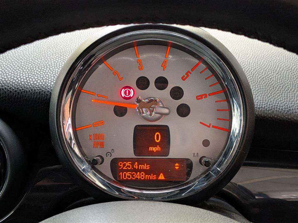 <p>2013 MINI COOPER SD BAYSWATER</p>
