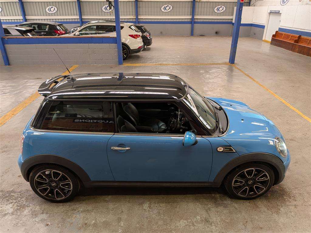 <p>2013 MINI COOPER SD BAYSWATER</p>