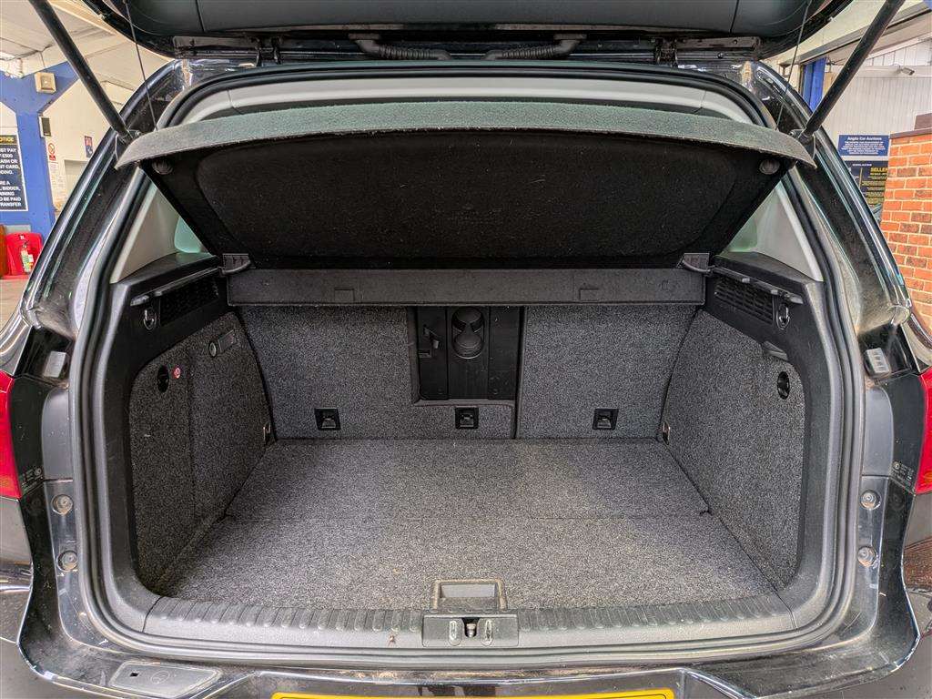 <p>2014 VOLKSWAGEN TIGUAN MATCH TDI BMT 4MOT</p>