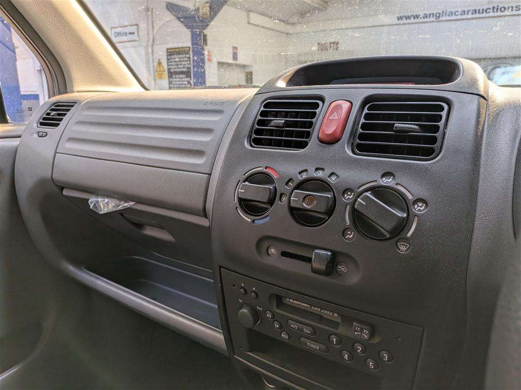 <p>2001 VAUXHALL AGILA</p>
