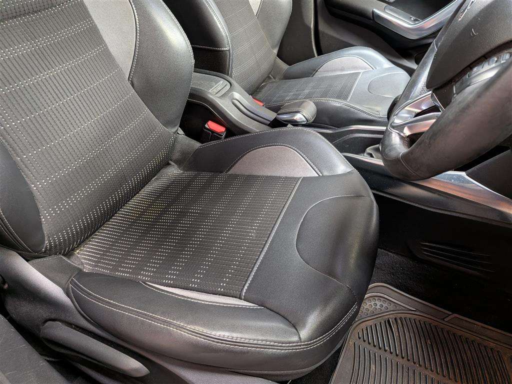 <p>2013 PEUGEOT 2008 ALLURE</p>