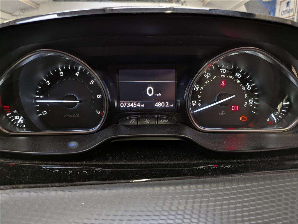 <p>2013 PEUGEOT 2008 ALLURE</p>