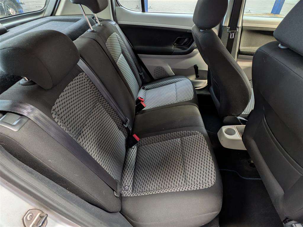 <p>2010 SKODA FABIA SE TSI</p>