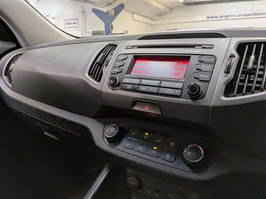 <p>2014 KIA SPORTAGE 1</p>