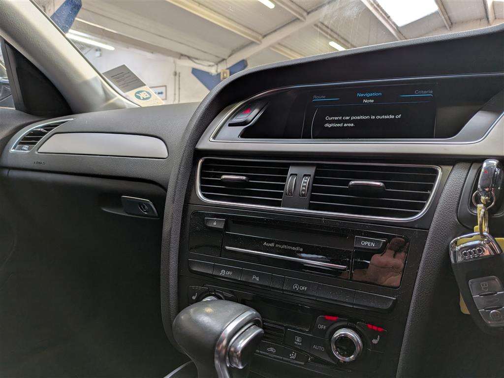 <p>2013 AUDI A4 SE TFSI QUATTRO AUTO</p>