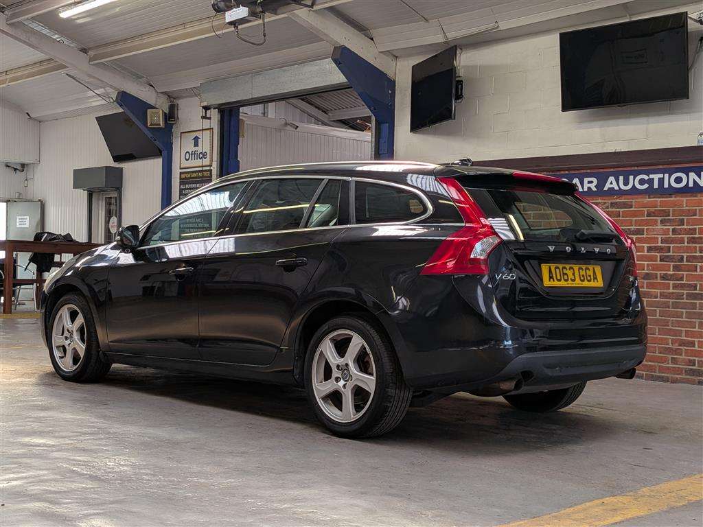 <p>2013 VOLVO V60 SE LUX T4 AUTO</p>