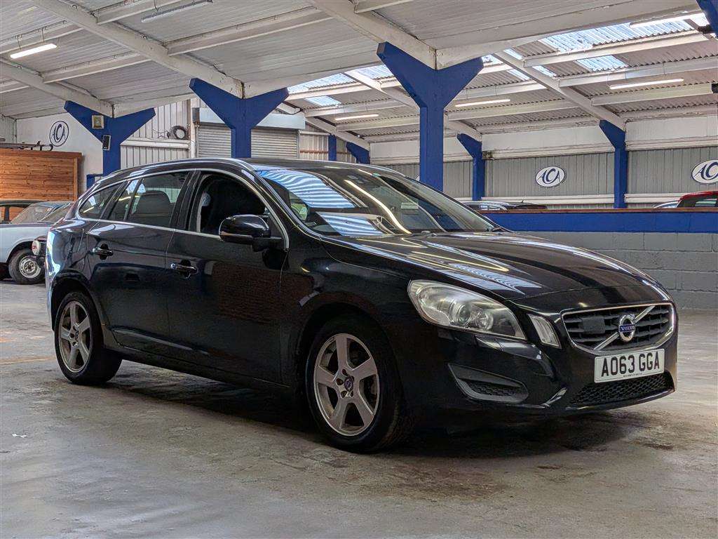 <p>2013 VOLVO V60 SE LUX T4 AUTO</p>
