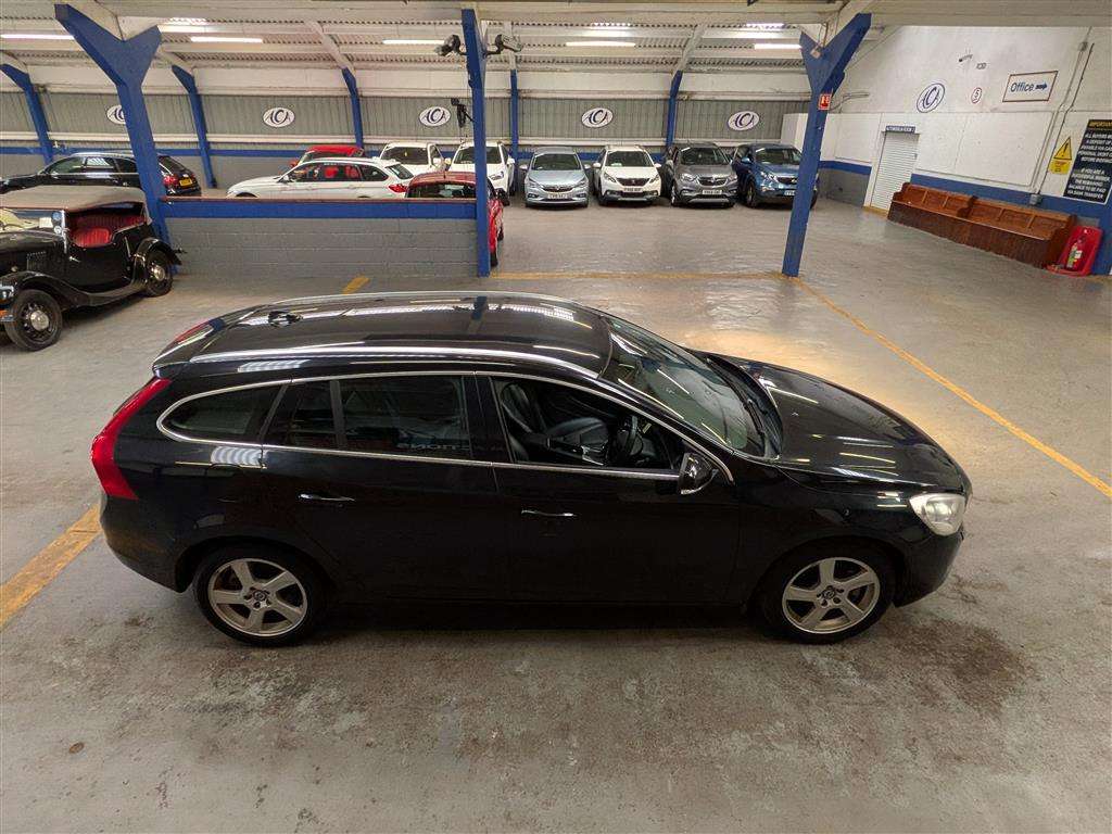 <p>2013 VOLVO V60 SE LUX T4 AUTO</p>