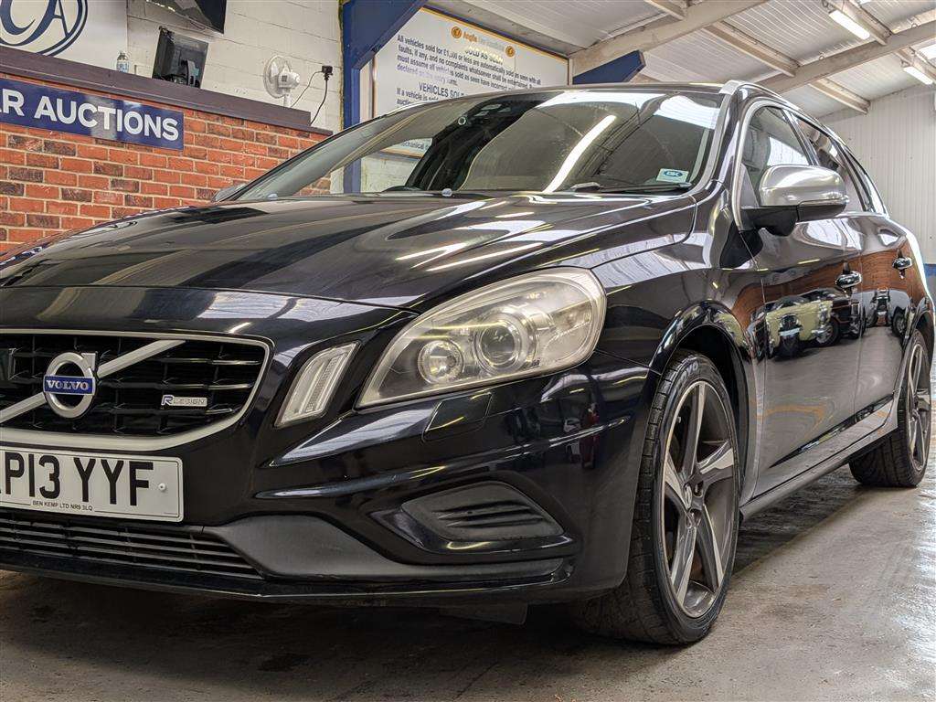 <p>2013 VOLVO V60 R-DESIGN T4 AUTO</p>