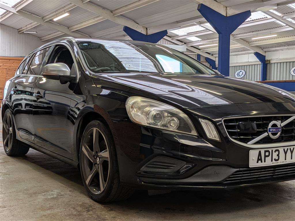 <p>2013 VOLVO V60 R-DESIGN T4 AUTO</p>