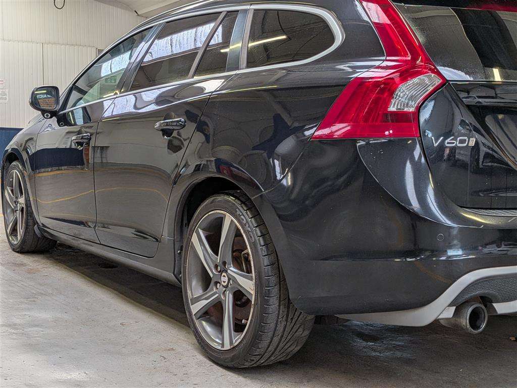 <p>2013 VOLVO V60 R-DESIGN T4 AUTO</p>