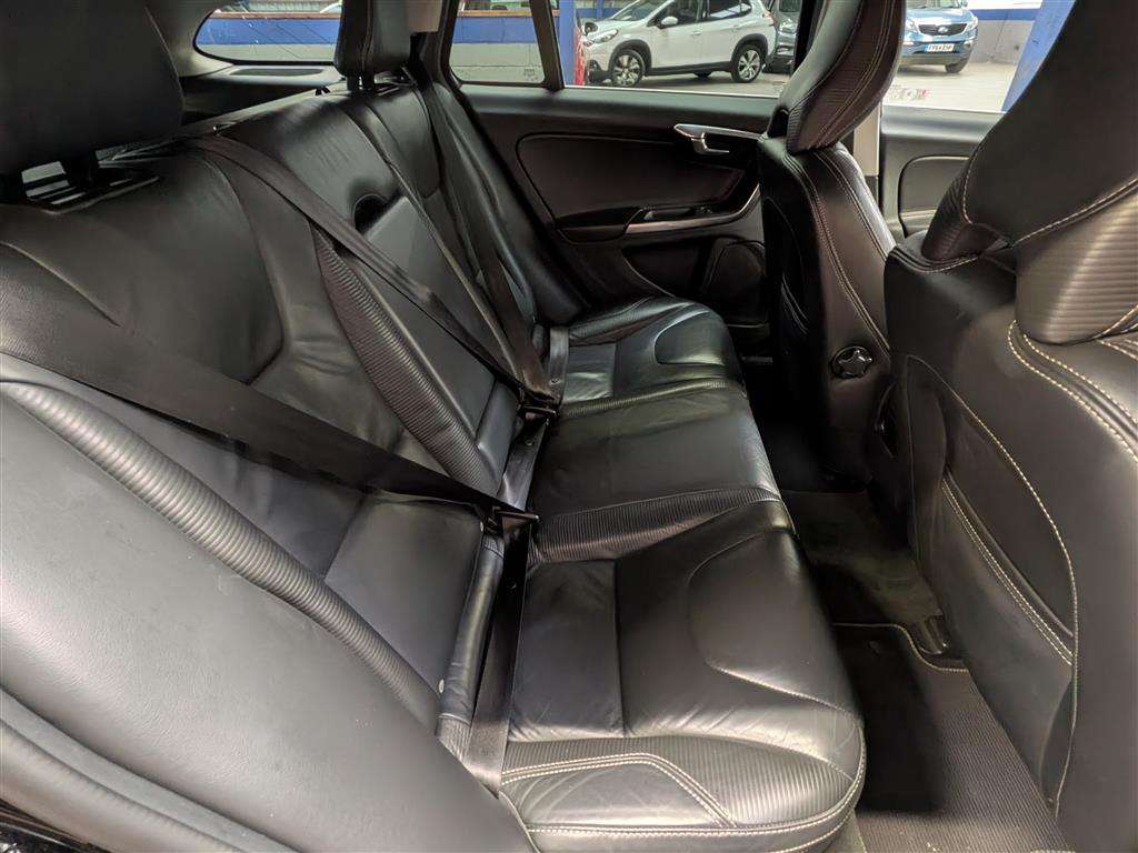 <p>2013 VOLVO V60 R-DESIGN T4 AUTO</p>