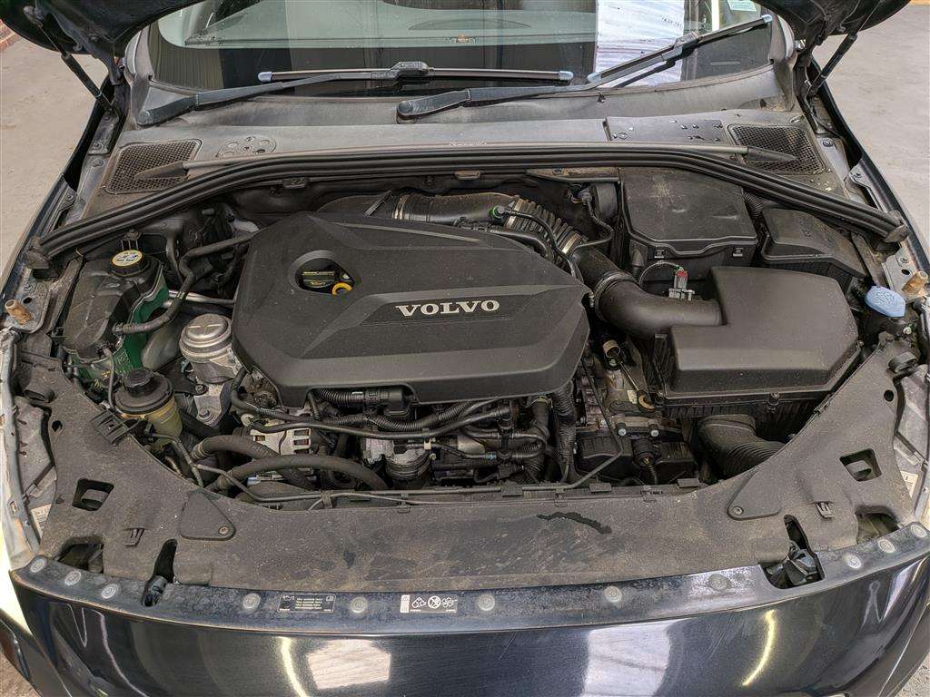 <p>2013 VOLVO V60 R-DESIGN T4 AUTO</p>