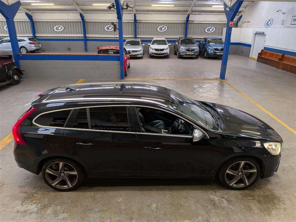 <p>2013 VOLVO V60 R-DESIGN T4 AUTO</p>
