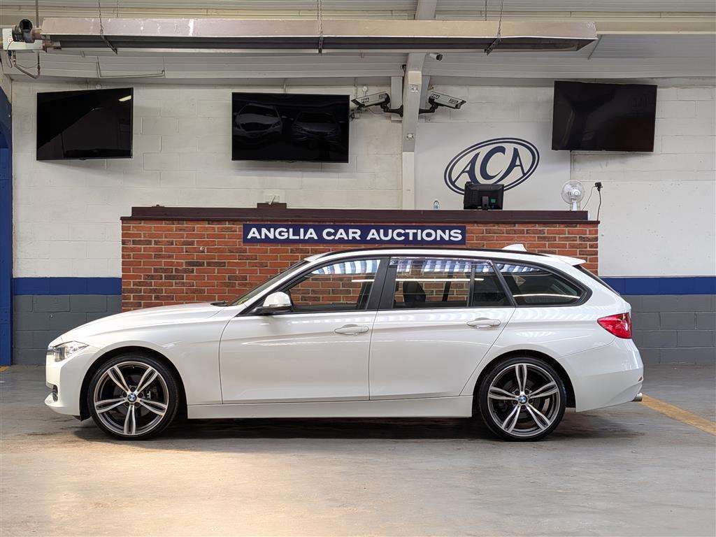 <p>2014 BMW 320</p>