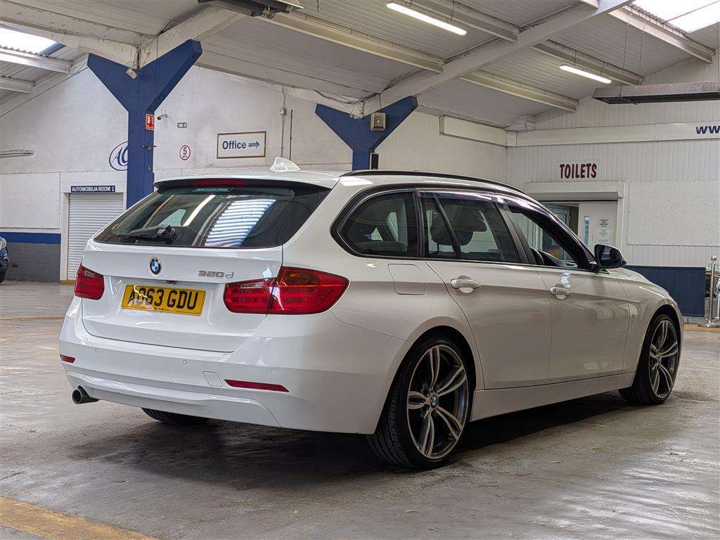 <p>2014 BMW 320</p>