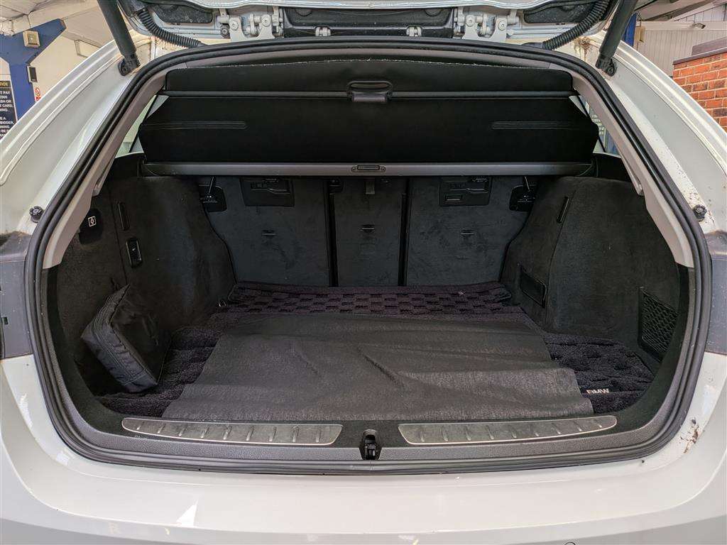 <p>2014 BMW 320</p>