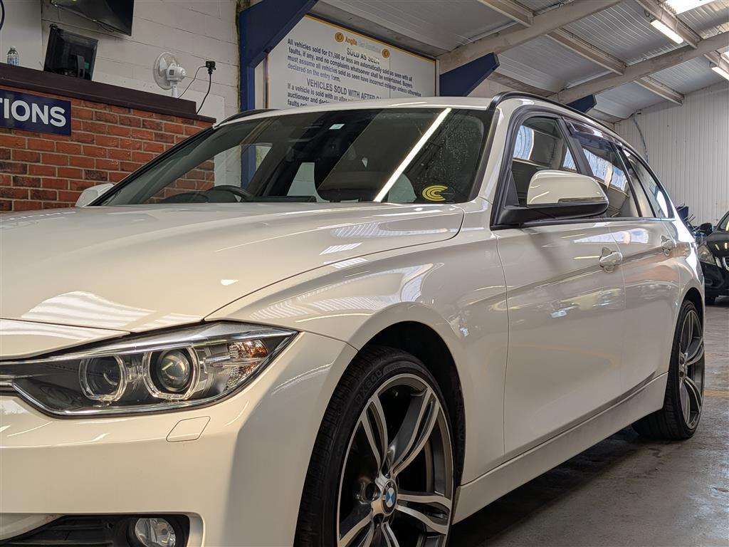 <p>2014 BMW 320</p>