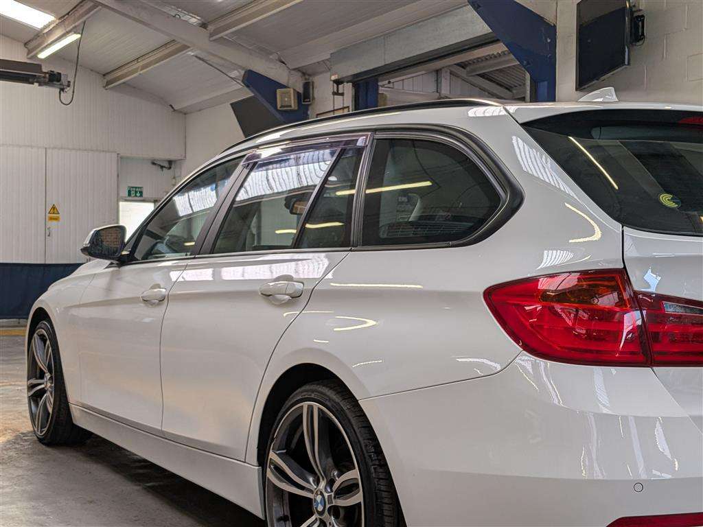 <p>2014 BMW 320</p>
