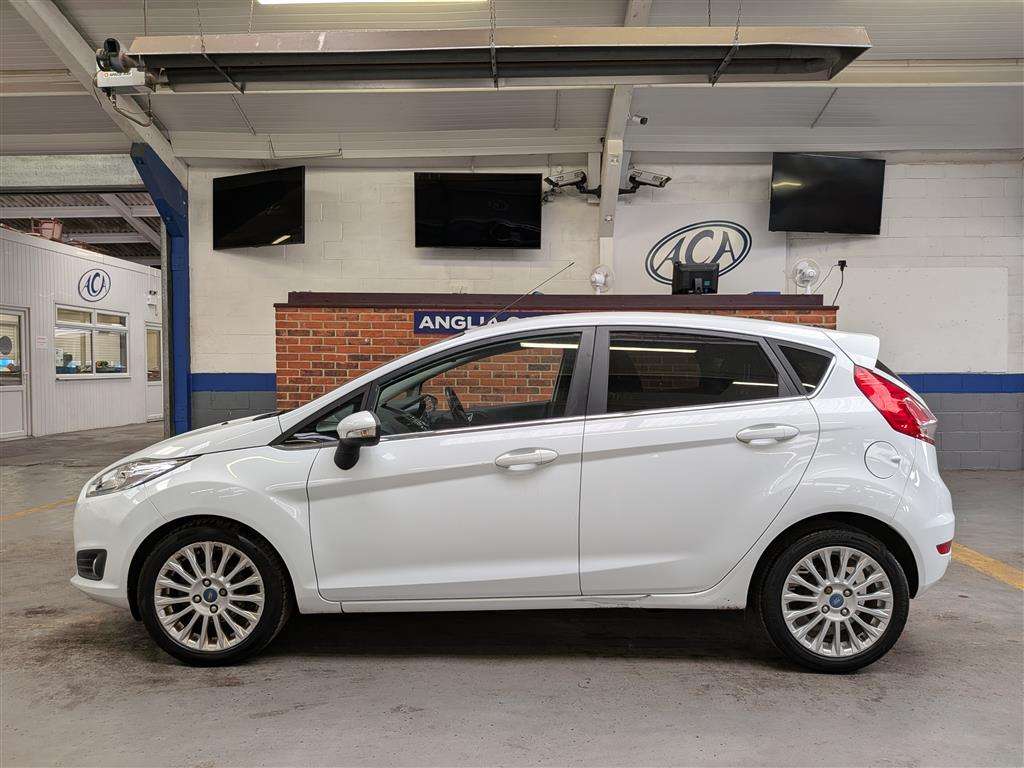 <p>2013 FORD FIESTA TITANIUM</p>