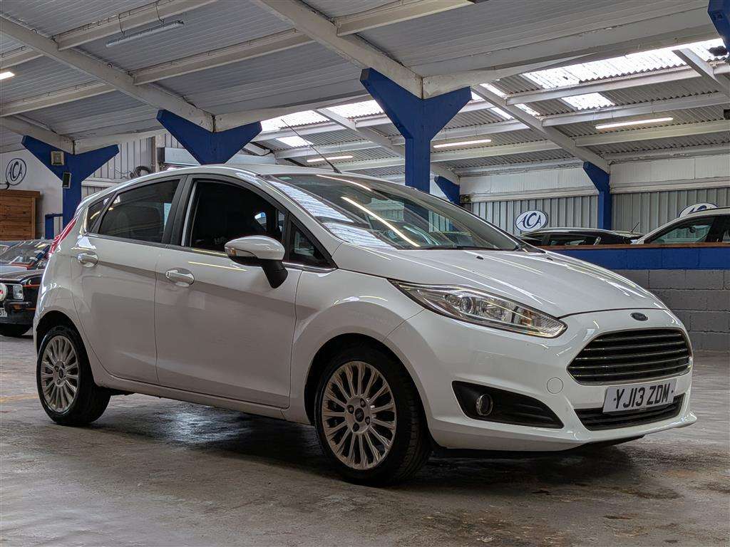 <p>2013 FORD FIESTA TITANIUM</p>