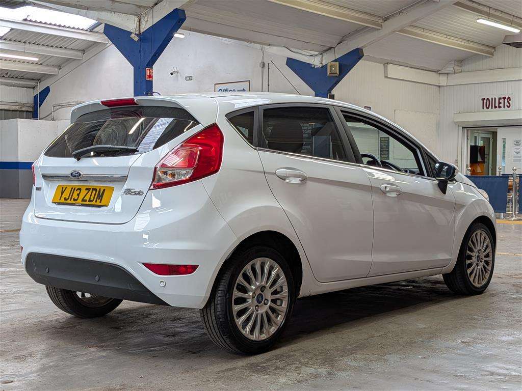 <p>2013 FORD FIESTA TITANIUM</p>