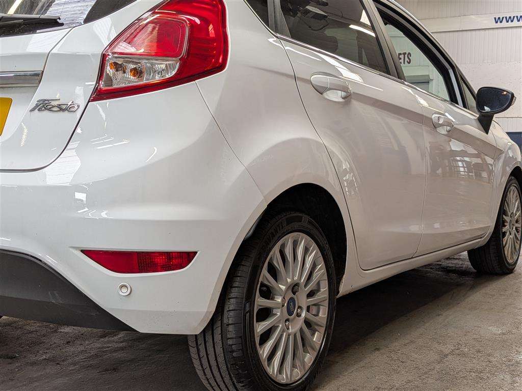 <p>2013 FORD FIESTA TITANIUM</p>
