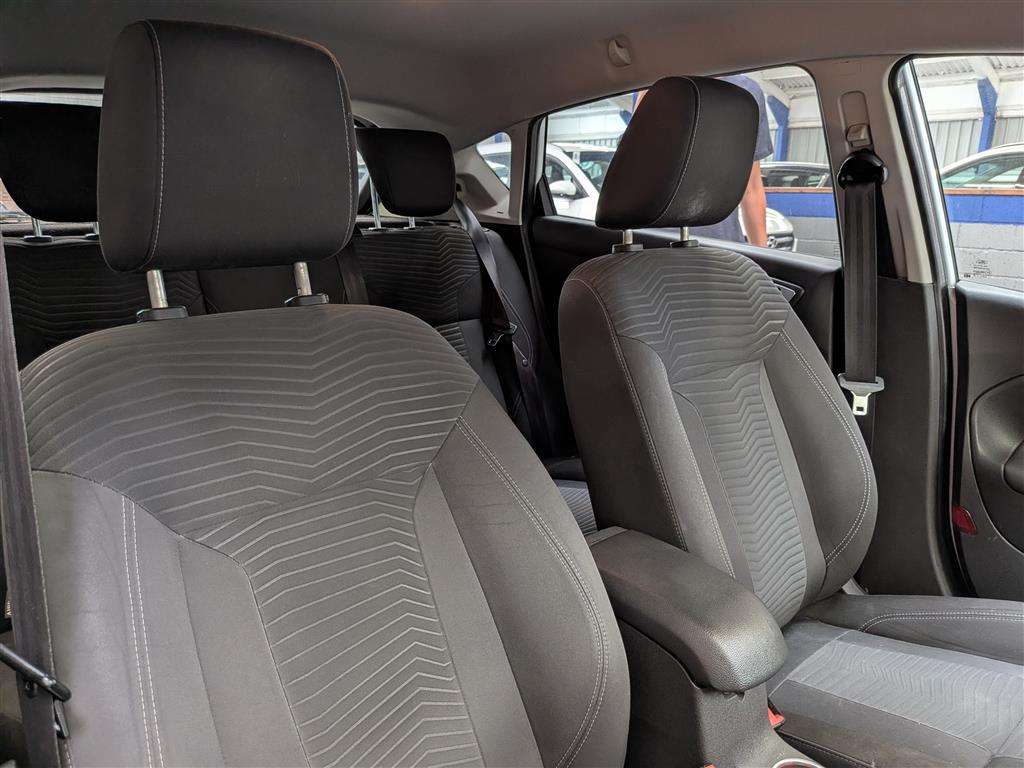 <p>2013 FORD FIESTA TITANIUM</p>