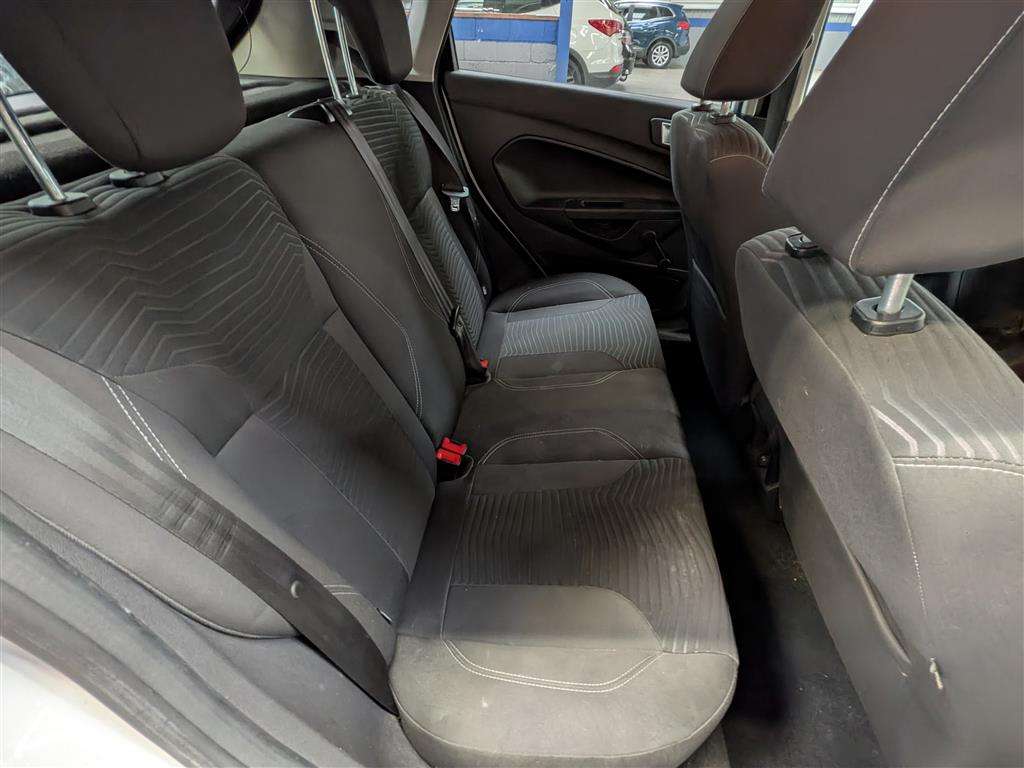 <p>2013 FORD FIESTA TITANIUM</p>