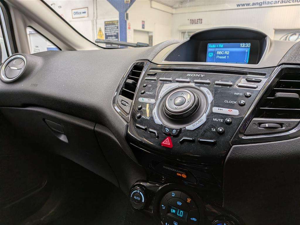 <p>2013 FORD FIESTA TITANIUM</p>