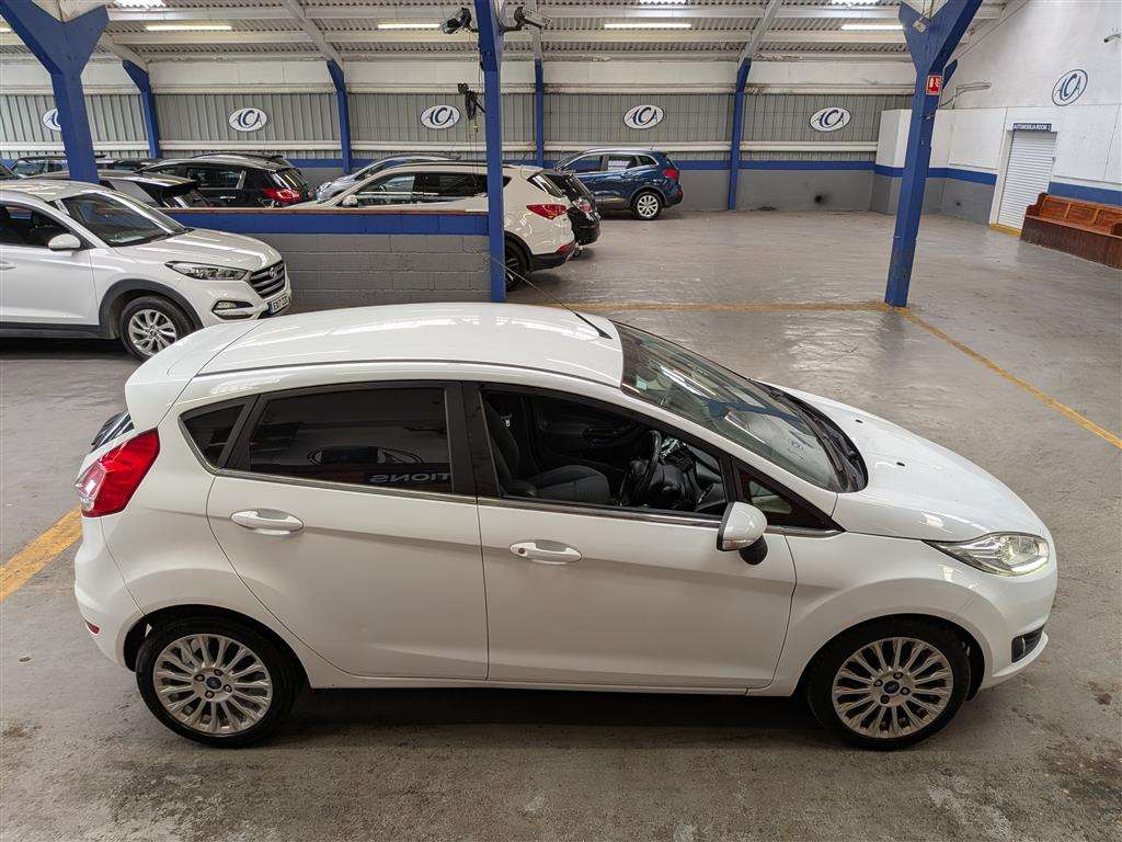 <p>2013 FORD FIESTA TITANIUM</p>