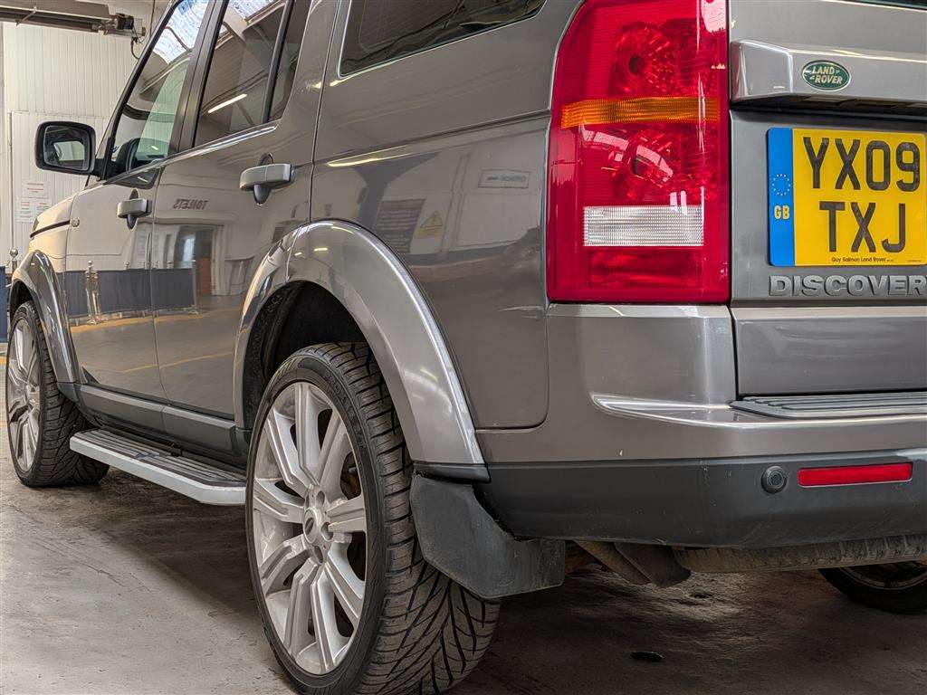 <p>2009 LAND ROVER DISCOVERY TDV6 HSE A</p>