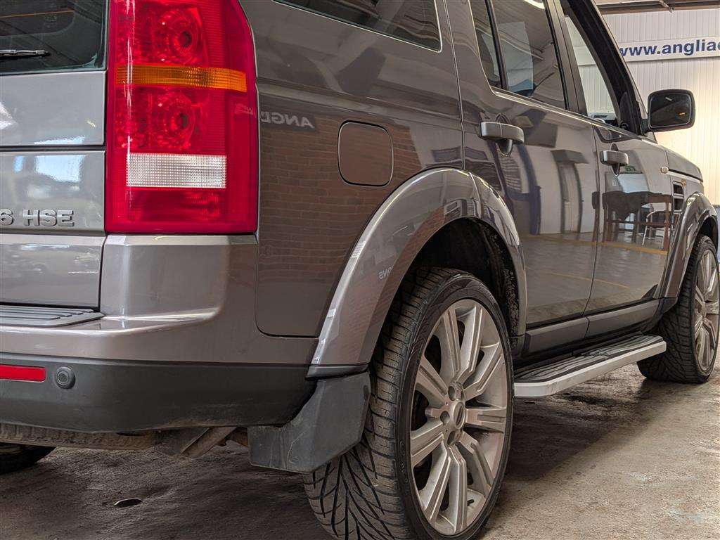 <p>2009 LAND ROVER DISCOVERY TDV6 HSE A</p>