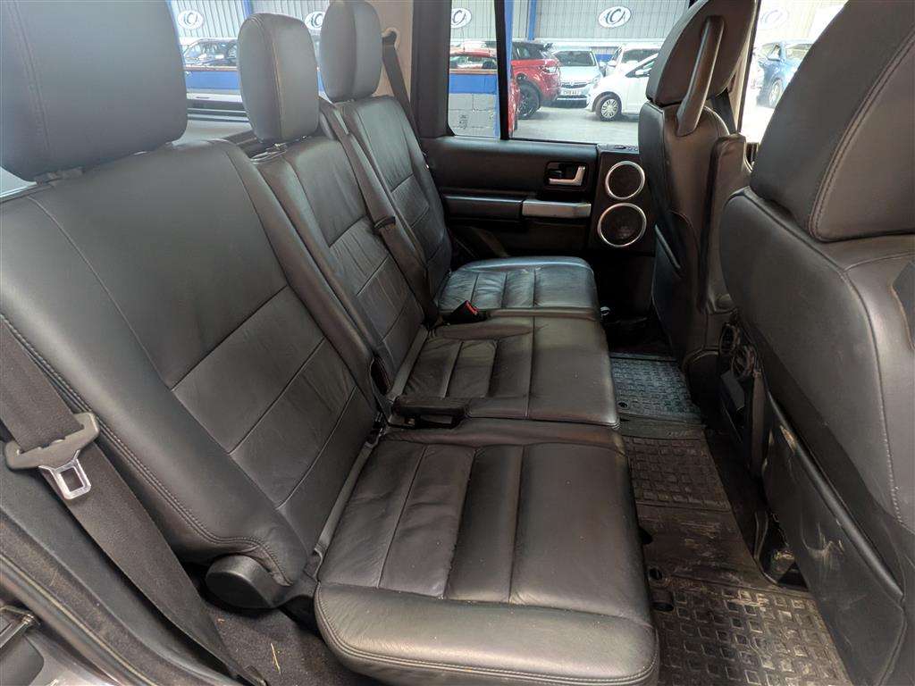 <p>2009 LAND ROVER DISCOVERY TDV6 HSE A</p>
