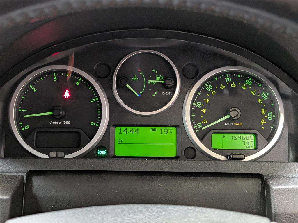 <p>2009 LAND ROVER DISCOVERY TDV6 HSE A</p>