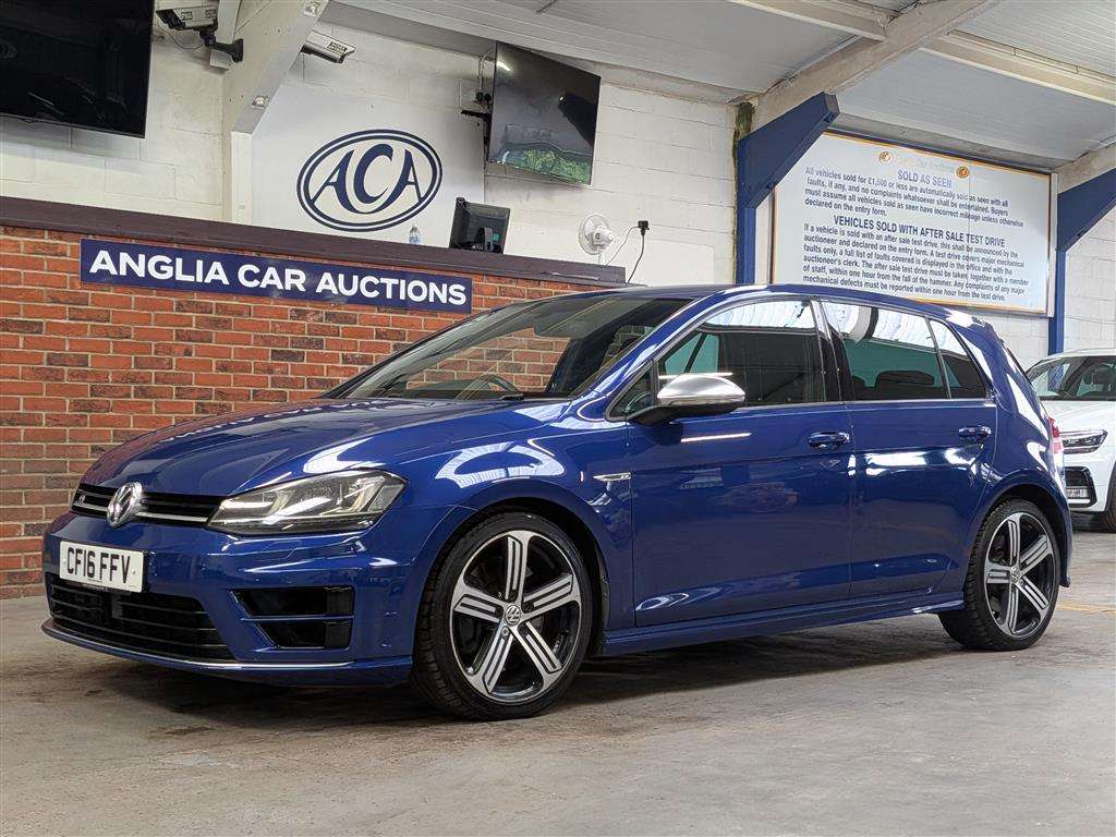 <p>2016 VOLKSWAGEN GOLF R DSG</p>