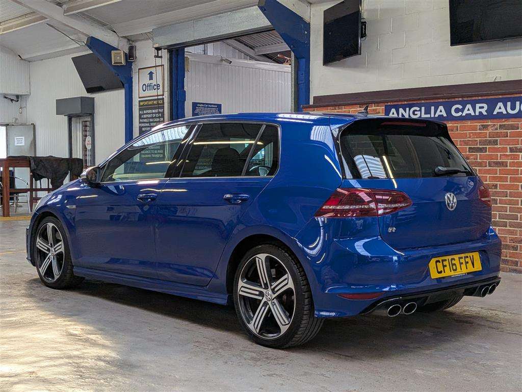<p>2016 VOLKSWAGEN GOLF R DSG</p>