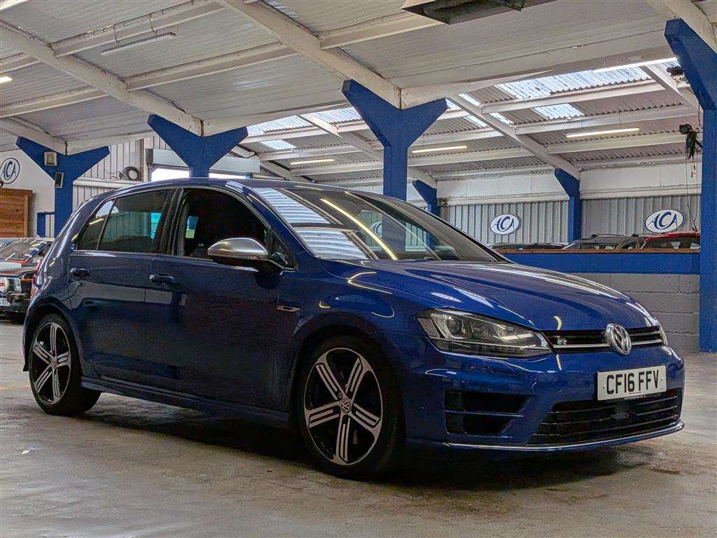 <p>2016 VOLKSWAGEN GOLF R DSG</p>