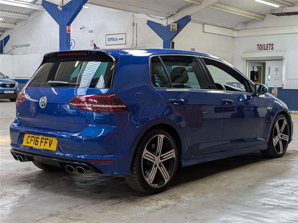 <p>2016 VOLKSWAGEN GOLF R DSG</p>