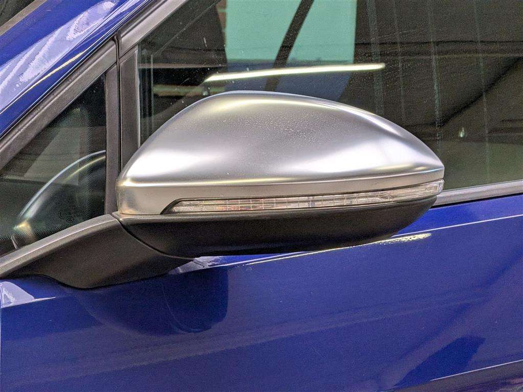 <p>2016 VOLKSWAGEN GOLF R DSG</p>