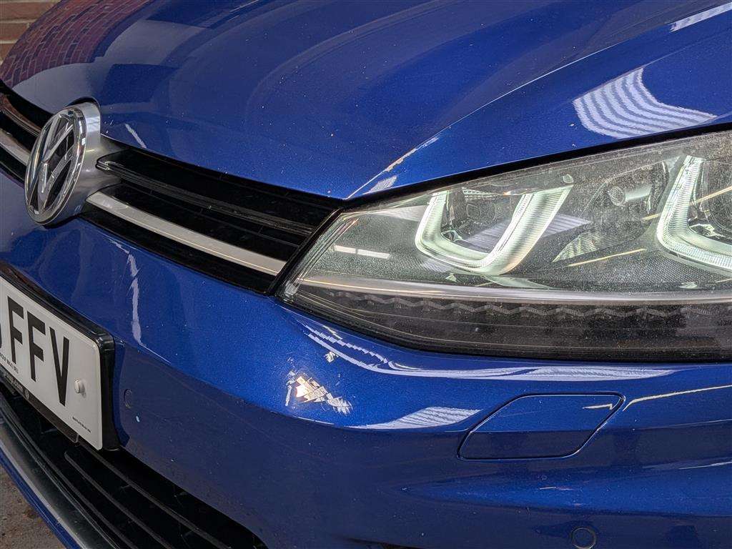 <p>2016 VOLKSWAGEN GOLF R DSG</p>