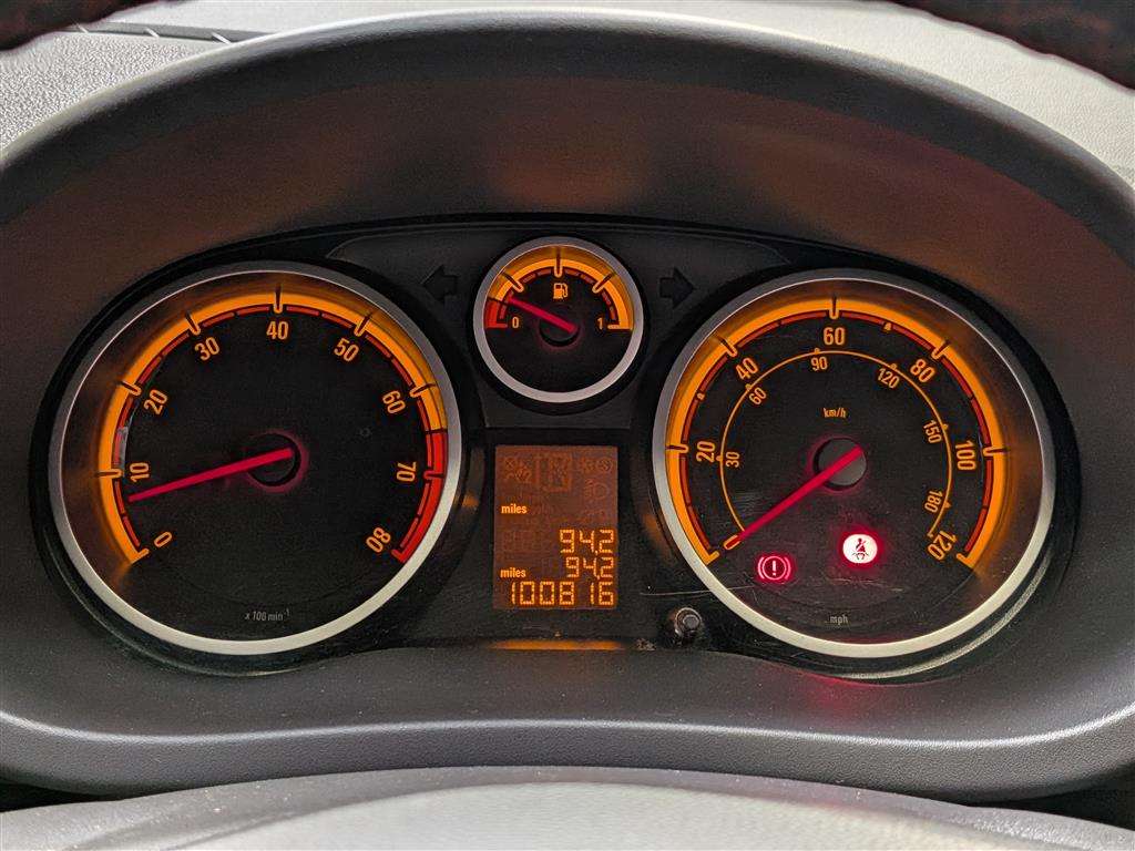 <p>2014 VAUXHALL CORSA SXI AC</p>