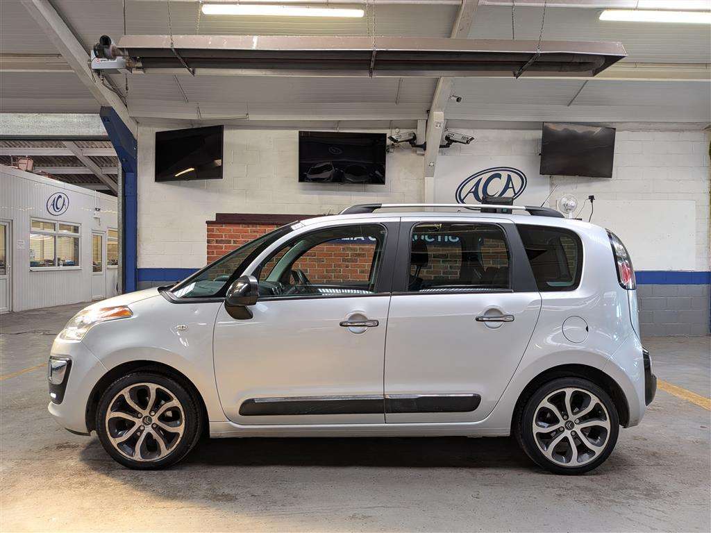 <p>2016 CITROEN C3 PICASSO PLATINUM BLUEH</p>