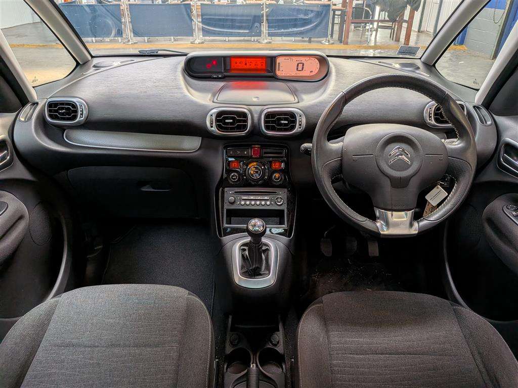 <p>2016 CITROEN C3 PICASSO PLATINUM BLUEH</p>