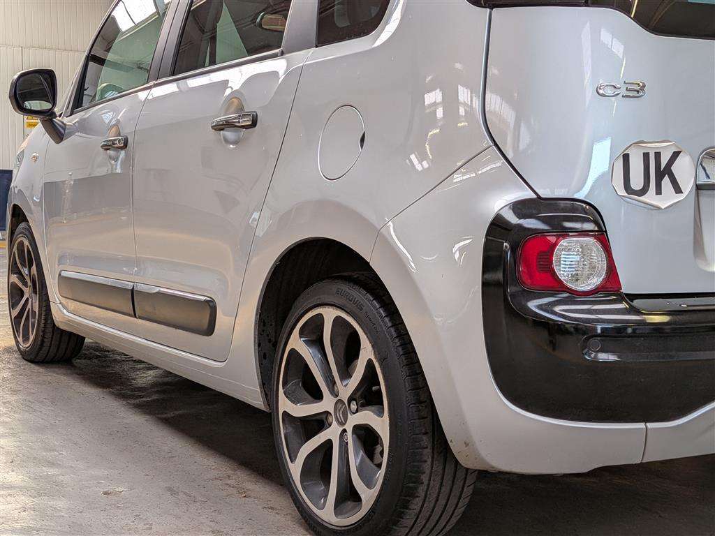 <p>2016 CITROEN C3 PICASSO PLATINUM BLUEH</p>