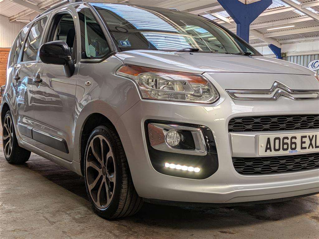 <p>2016 CITROEN C3 PICASSO PLATINUM BLUEH</p>